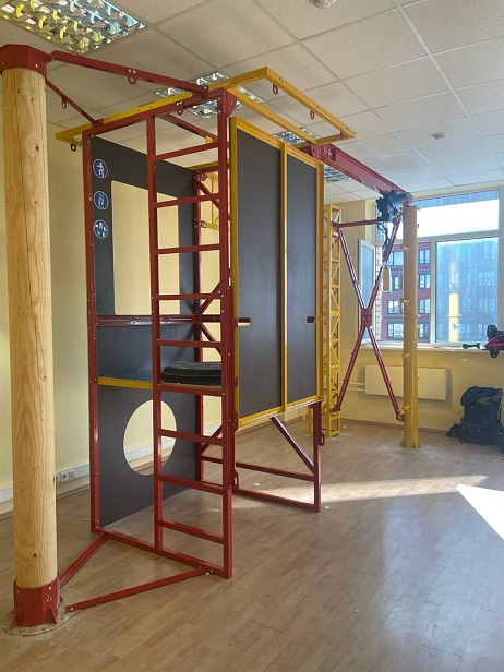 г. Москва.  В АНО ДПО УЦ «Мосстройкадры» установили учебно-тренировочный полигон АЛЬПИНИСТ для отработки навыков безопасных методов и приемов выполнения работ на высоте г. Москва.  В АНО ДПО УЦ «Мосстройкадры» установили учебно-тренировочный полигон АЛЬПИНИСТ для отработки навыков безопасных методов и приемов выполнения работ на высоте