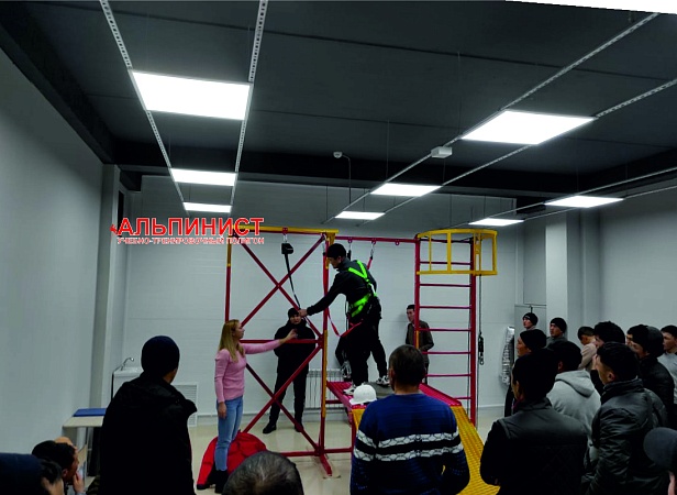 г.Нижнекамск. Компания ООО "ИКЦ "Техносфера" открыла новый полигон «Альпинист» для отработки навыков работы на высоте и в замкнутых пространствах г.Нижнекамск. Компания ООО "ИКЦ "Техносфера" открыла новый полигон «Альпинист» для отработки навыков работы на высоте и в замкнутых пространствах